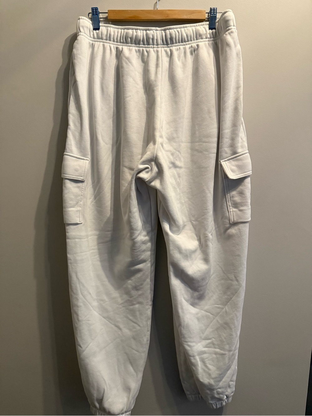 Nike Sportswear Cargo Joggers White Fleece Sweatpants Size Large - Picture 4 of 4